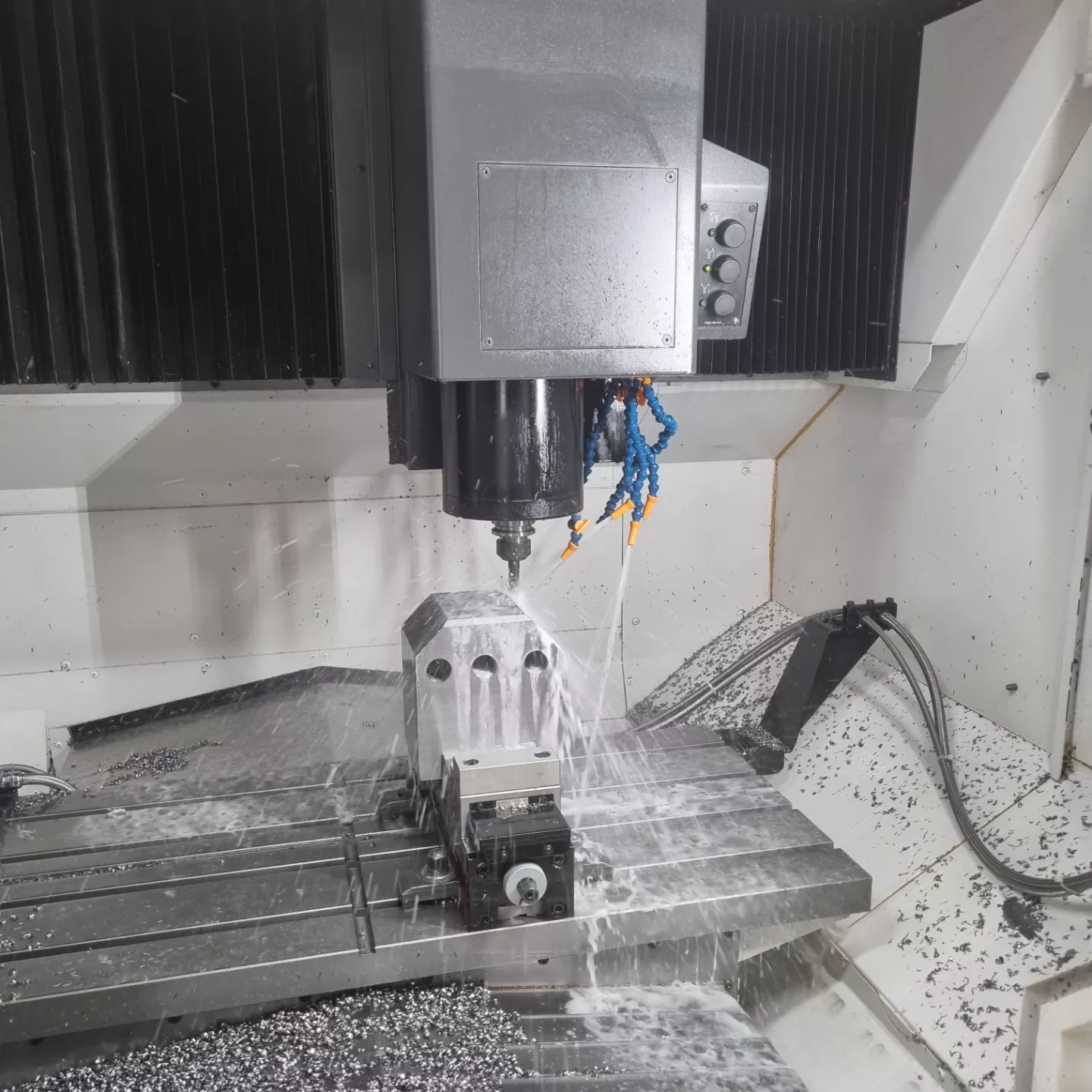 Mora Press & Form AB